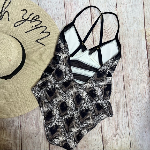 Bleu Rod Beattie Cross Back Python Print Mesh Inserts One Piece Swimsuit Size 4 - Picture 8 of 10